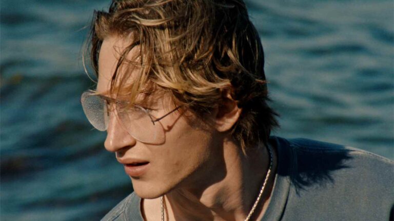‘Blue Heron’ Review: Delicate Canadian Feature Plumb’s a Family’s Past ‘Blue Heron’ Review: Delicate Canadian Feature Plumb’s a Family’s Past