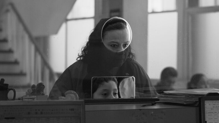 ‘Moscas’ (‘Flies’) Review: Strangers Connect in Mexican Charmer