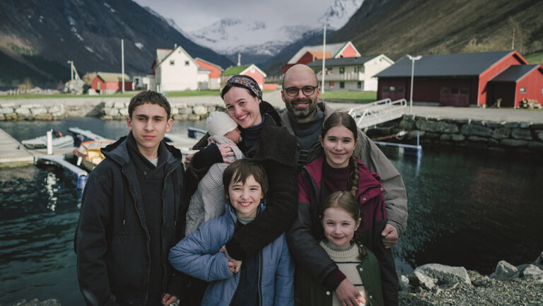 ‘Fjord’ Review: Sebastian Stan and Renate Reinsve in Parenting Hell ‘Fjord’ Review: Sebastian Stan and Renate Reinsve in Parenting Hell
