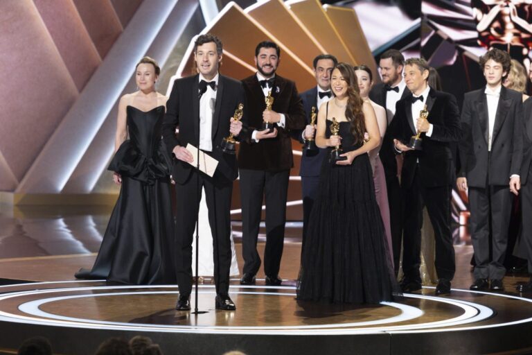 Hollywood’s Awards in the Age of AI: Streaming, Surviving, and Evolving