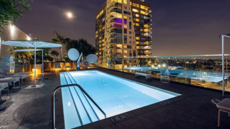The Godfrey brings the glitz and glamour back to Hollywood The Godfrey brings the glitz and glamour back to Hollywood