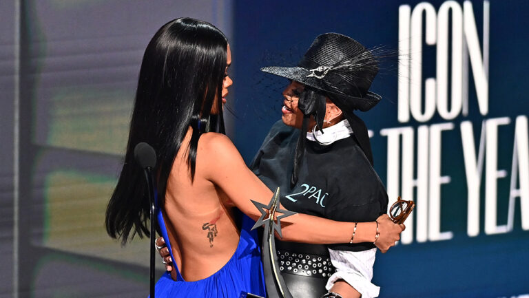 Teyana Taylor Sobs as Janet Jackson Presents Her BET 2026 Icon Award