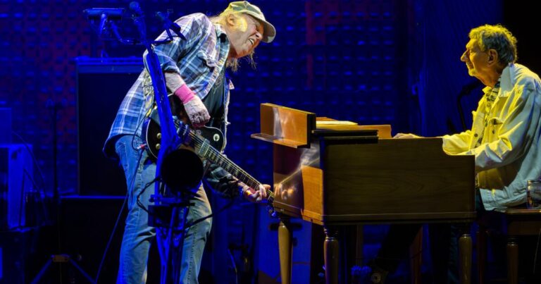Neil Young review: He brings hits and worries to Hollywood Bowl Neil Young review: He brings hits and worries to Hollywood Bowl