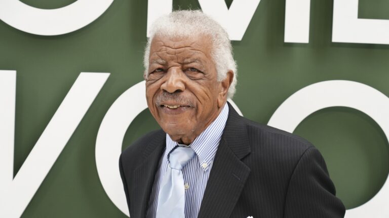Hal Williams, known for roles on sitcoms ‘Sanford and Son’ and ‘227,’ dies Hal Williams, known for roles on sitcoms ‘Sanford and Son’ and ‘227,’ dies