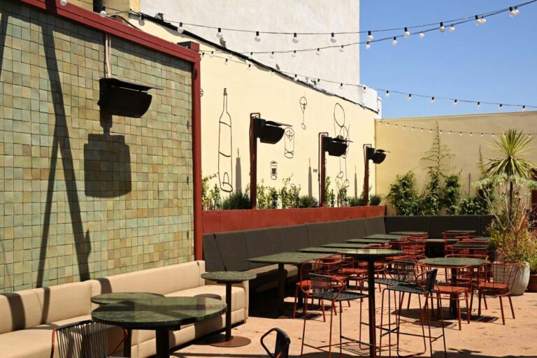 Blondie’s rooftop is fine for cocktails, but the food is a letdown – Review – Los Angeles
