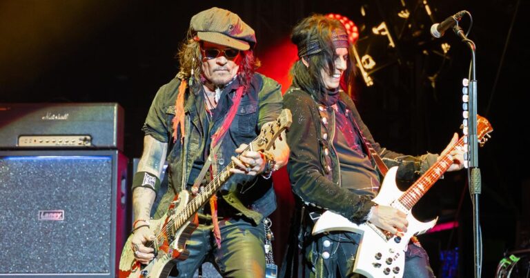Johnny Depp and Alice Cooper’s Hollywood Vampires, Scarborough
