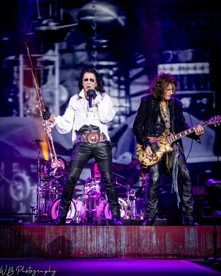 Hollywood Vampires RISE in Manchester