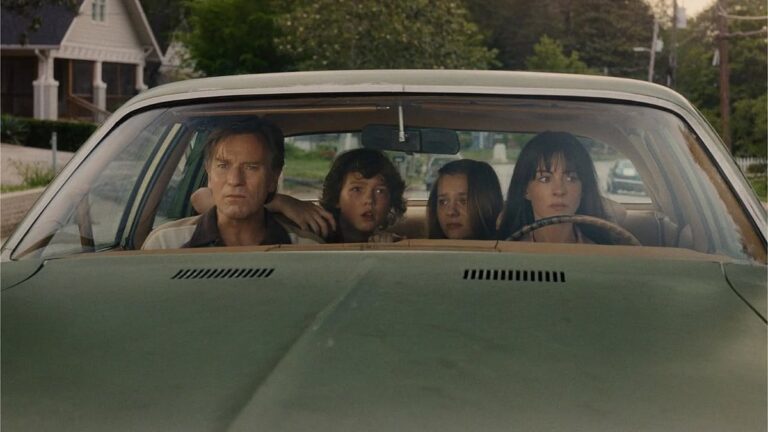 ‘The End of Oak Street’ Review: Pre-Hysterically Fun Dino Flick with in-form Anne Hathaway and Ewan McGregor