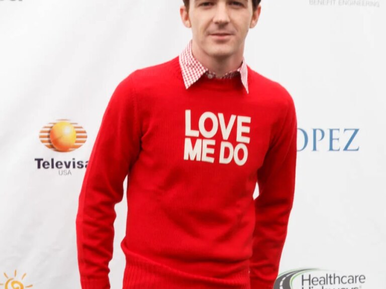 Drake Bell: 4 Major Award Show Moments Highlighted… Drake Bell: 4 Major Award Show Moments Highlighted…